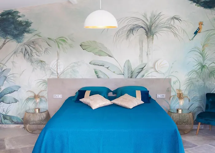 Villa Nais B&B